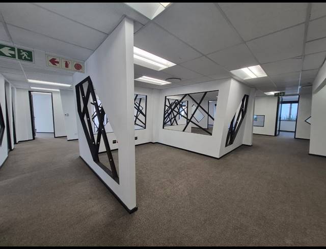 1,066M² OFFICE TO LET IN SANDTON CENTRAL